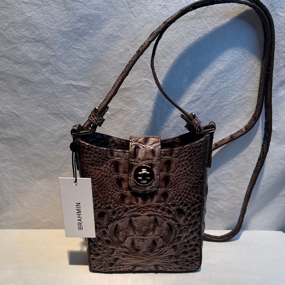🆕 Brahmin Elegant Brown Crocodile Pattern Shoulder Bag